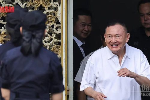 [Video] Cựu Thủ tướng Thái Lan Thaksin Shinawatra được ra tù