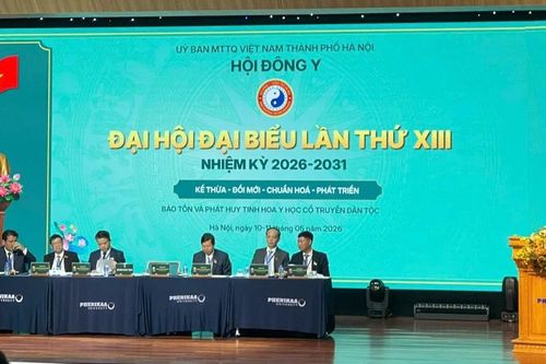 Kết hợp y dược cổ truyền và hiện đại trong chăm sóc sức khỏe nhân dân