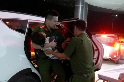 Công an Lạng Sơn cứu thành công cháu bé 5 tuổi bị lạc trong rừng