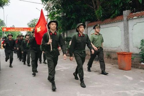 Hành quân tri ân các Anh hùng liệt sĩ Trường Sơn