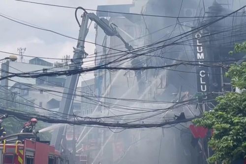 [Video] Tìm thấy thi thể nạn nhân trong vụ cháy tại cơ sở kinh doanh Volume ở Hà Nội