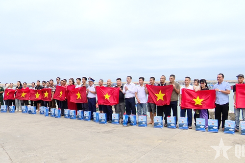 Hành trình nghĩa tình trên đảo tiền tiêu Cô Tô