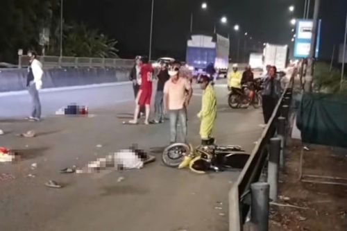 Va chạm giữa ô tô và xe máy trên Quốc lộ 1A, 1 người tử vong, 2 người bị thương