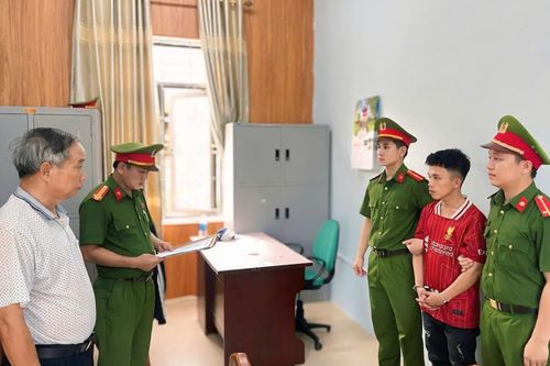 Đạo chích quen tay