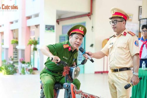 Hàng nghìn học sinh được tuyên truyền về nguy hiểm 'lên đời' xe đạp điện