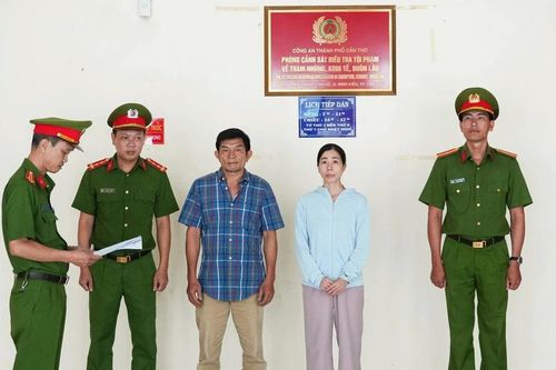Khởi tố cặp vợ chồng sản xuất, buôn bán nước hoa giả tại Cần Thơ
