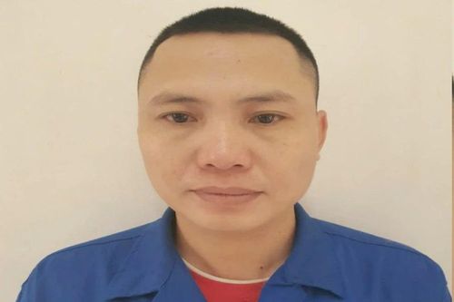 Lái xe mang ô tô của công ty đi cầm cố lấy tiền đánh bạc