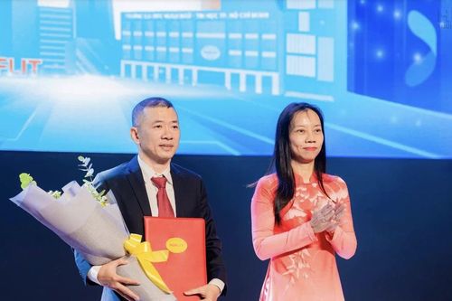 Trường Đại học Ngoại ngữ - Tin học TPHCM có hiệu trưởng mới
