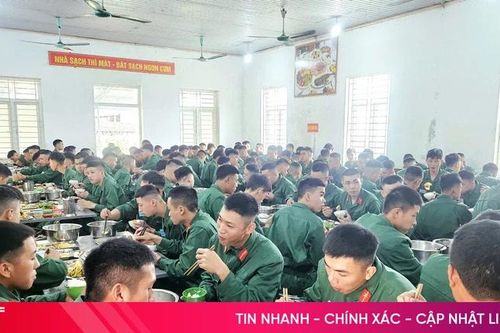 Những bữa ăn 'chuẩn cơm mẹ nấu' ở Trung đoàn 841