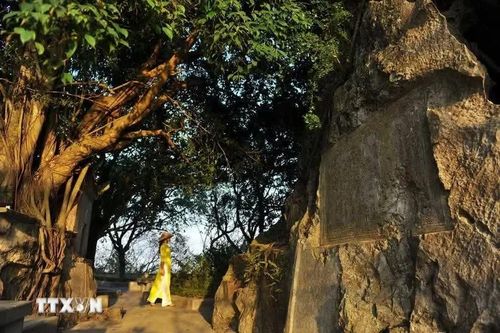 Ma nhai Non Nước: Văn tự khắc núi đá trên hành trình đến di sản tư liệu UNESCO