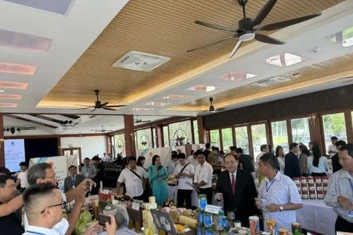 Kết nối chuỗi cung ứng Việt Nam - Campuchia hướng tới thương mại biên giới bền vững