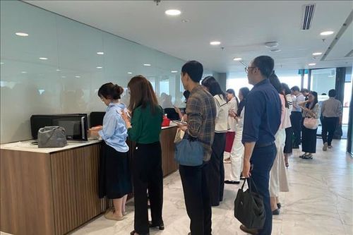 Giá cả tăng cao, dân văn phòng thay đổi thói quen ăn trưa