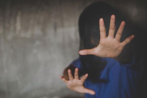 Gỡ 'nút thắt' kinh phí cấp cứu cho trẻ em bị bạo hành