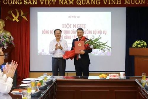 Bộ Nội vụ bổ nhiệm cán bộ lãnh đạo; điều động nhân sự tại Hà Nội, Quảng Ninh