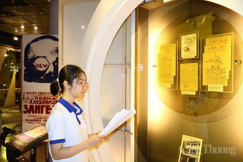 Tháng Năm nhớ Bác: Người trẻ tìm về cội nguồn qua hiện vật lịch sử