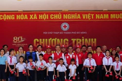 Đà Nẵng: Gần 700 triệu đồng tiếp sức học sinh, hộ khó khăn xã Thượng Đức