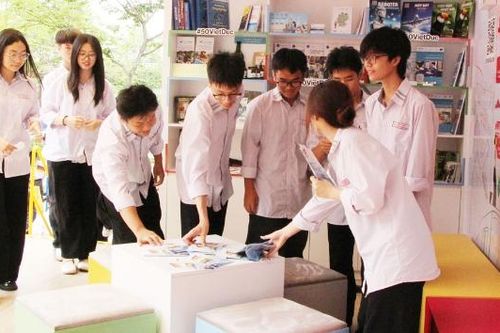 Bảo vệ trẻ trước 'bẫy việc làm'