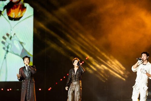 Dàn nghệ sĩ trẻ khuấy động concert âm nhạc cùng 5.500 khán giả Đà Nẵng