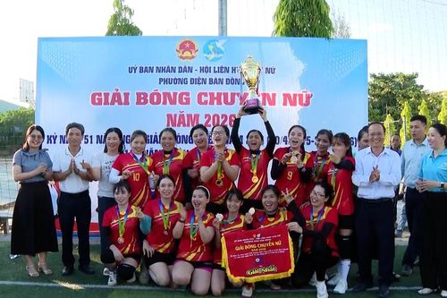 Đội khối phố Viêm Trung vô địch Giải bóng chuyền nữ phường Điện Bàn Đông năm 2026
