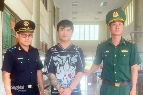Bộ đội Biên phòng Đồng Nai bắt và bàn giao 2 đối tượng truy nã