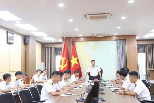 Vùng 4 Hải quân tổ chức giao nhiệm vụ thực hiện chương trình 'Xanh hóa Trường Sa'
