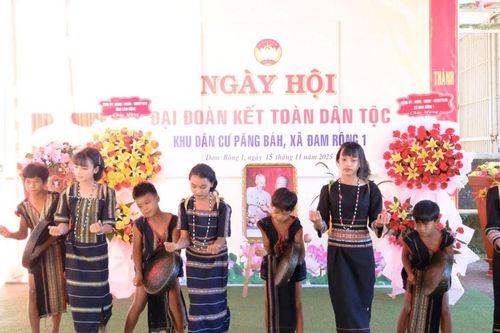 K'Nhêm - người trao truyền tiếng chiêng ngân