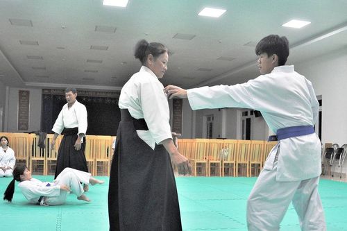 Dạy võ cho trẻ khiếm thính