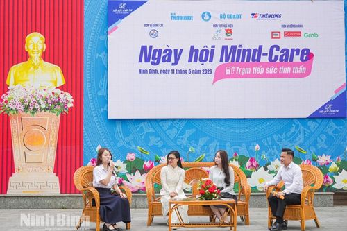 'Tiếp sức tinh thần' cho hơn 1.200 học sinh Trường THPT Hoa Lư A