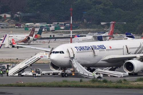 Máy bay Turkish Airlines bốc khói, hàng trăm hành khách phải sơ tán khẩn cấp
