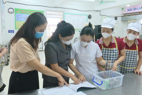 Nhiều trường học và cơ sở kinh doanh chủ động đảm bảo an toàn thực phẩm