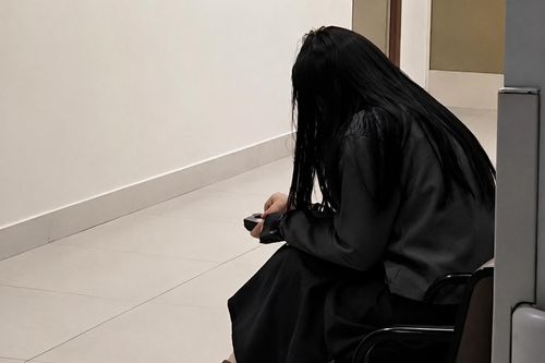 Phía sau bức ảnh mẹ 31 tuổi mắc ung thư máu gục đầu nơi hành lang bệnh viện