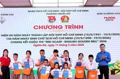Thiếu nhi Nghĩa Đô tự hào truyền thống Đội, tỏa sáng tại sân chơi tiếng Anh