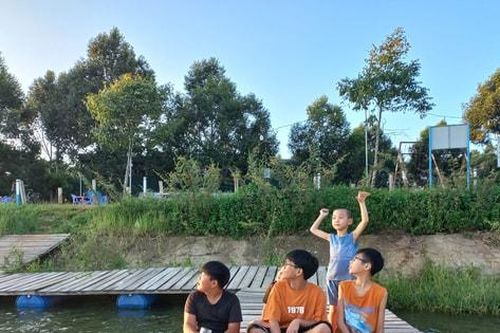 Mùa hè số của trẻ: Khi phụ huynh thay đổi tư duy nuôi con