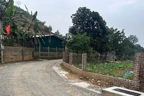 Dấu ấn của phụ nữ xã Bất Bạt trong phong trào hiến đất mở đường