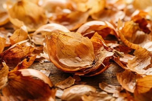 Thứ bạn hay bỏ đi này chính là 'gia vị thần thánh' giúp nồi nước dùng trong veo và có màu hổ phách tuyệt đẹp