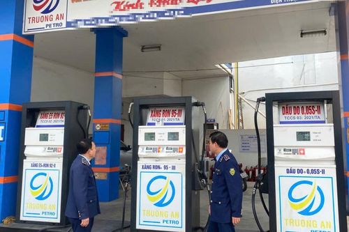 Phát hiện 2 doanh nghiệp xăng dầu vi phạm