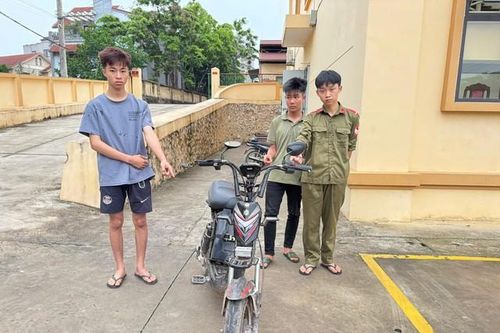 Bắt nhanh nhóm thiếu niên dùng vũ lực, cướp đèn xe đạp điện