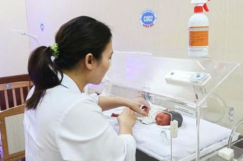 Hành trình 42 ngày giành lại sự sống cho em bé sinh non 28 tuần của bệnh viện Kiến An, Hải Phòng