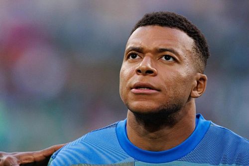 Mbappe lại nổi loạn ở Real