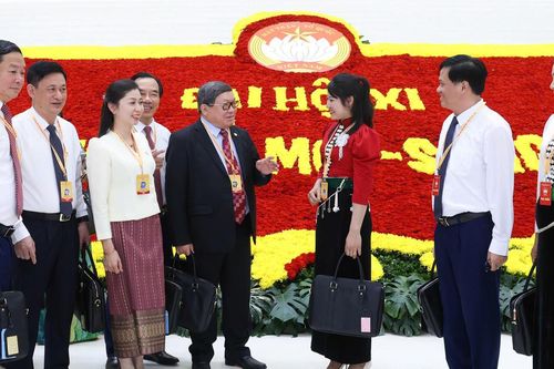 Rực rỡ mái nhà chung