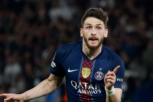 Arsenal 'hy sinh' 2 cầu thủ để nổ 'bom tấn' Kvaratskhelia