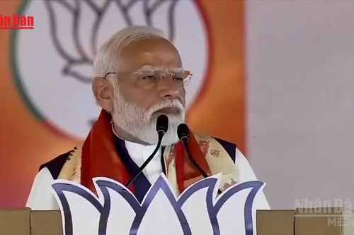 [Video] Thủ tướng Ấn Độ N. Modi kêu gọi người dân chi tiêu tiết kiệm 1 năm