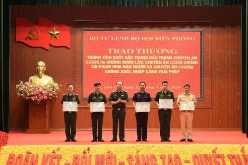 Khen thưởng các đơn vị phá thành công nhiều chuyên án trên biên giới Lào Cai