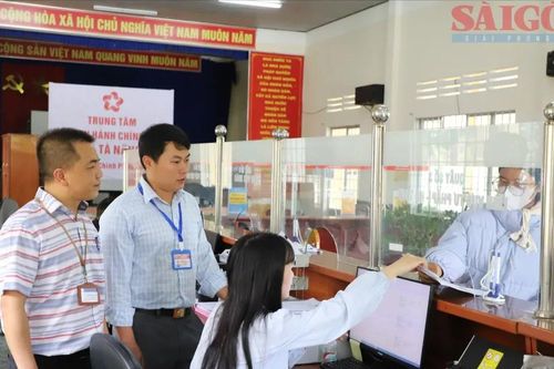 Lâm Đồng tiếp tục hỗ trợ tiền cho cán bộ, người lao động đi làm xa