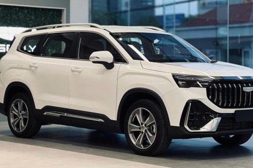 SUV 7 chỗ Geely Okavango cập bến đại lý, giá dự kiến từ 760 triệu đồng