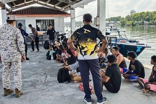 Chìm thuyền nghi chở người nhập cư, 14 người mất tích ở Malaysia