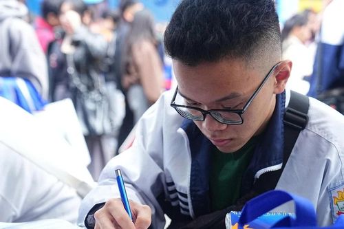 Tuyển sinh đại học 2026: Bùng nổ xu hướng chọn ngành học STEM