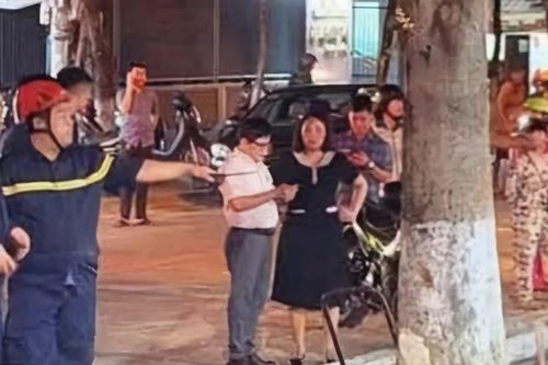 Bức tường quán cà phê bất ngờ đổ sập, đè chết một công nhân