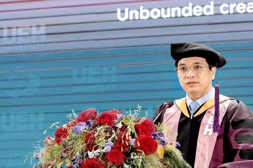 Đại học Kinh tế TPHCM có Giám đốc mới từng là thủ khoa của trường