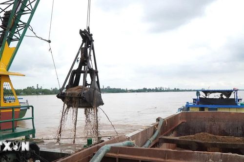 Nghệ An phê duyệt 11 mỏ đất, cát phục vụ thi công cao tốc Vinh-Thanh Thủy